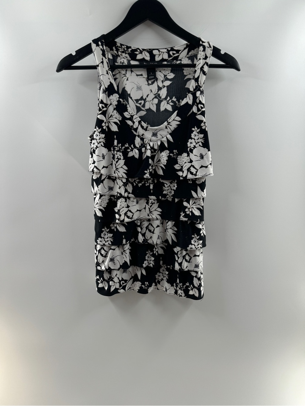 White House Black Market Floral Ruffle Tank Top – Women’s Small